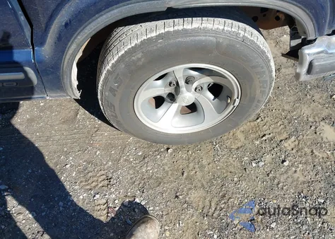 2000 Chevrolet S-10 Ls z USA, uszkodzony, nr VIN 1GCCS1956Y8304538